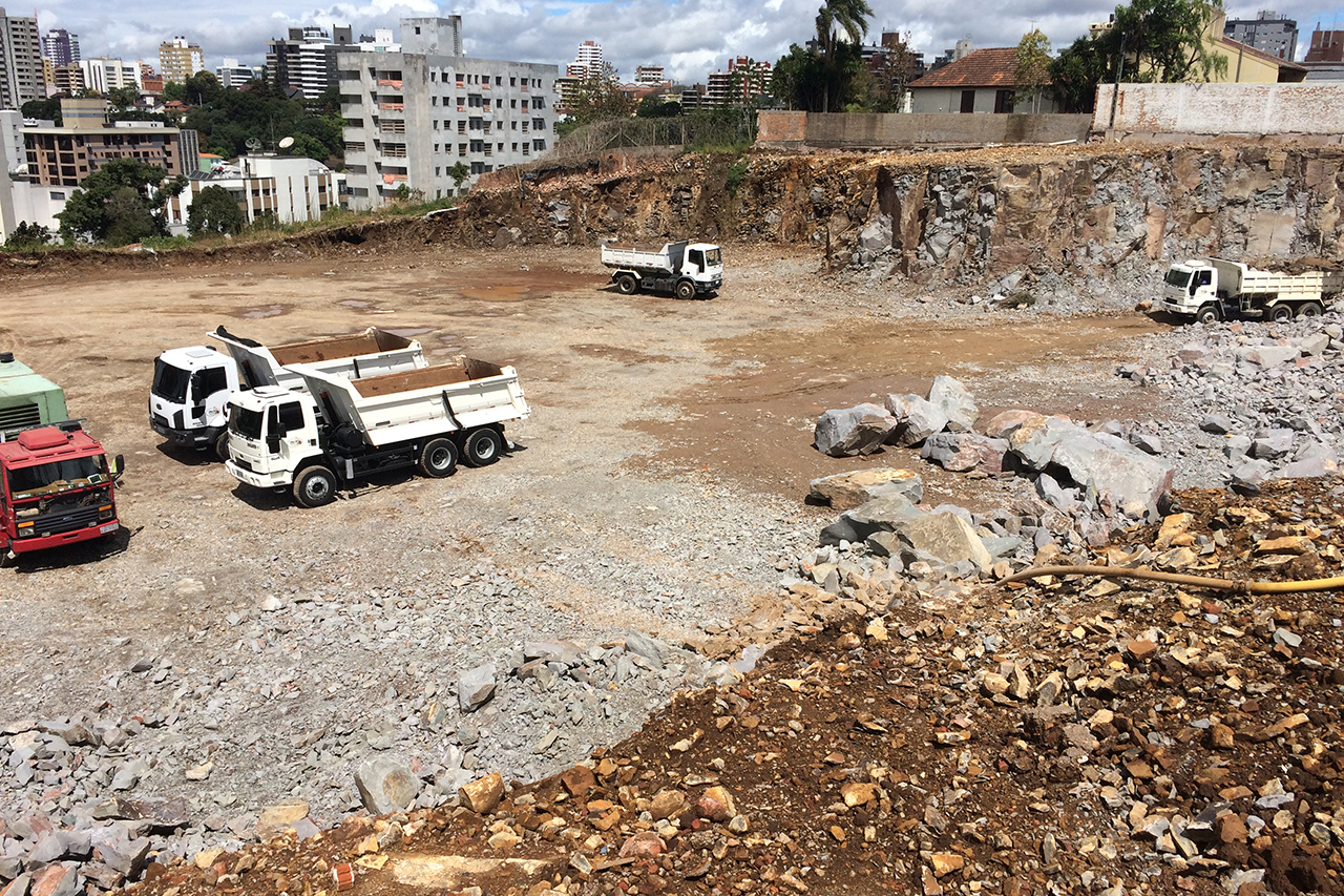 Meio Terraplenagem - Escavações em Geral - Bento Gonçalves
