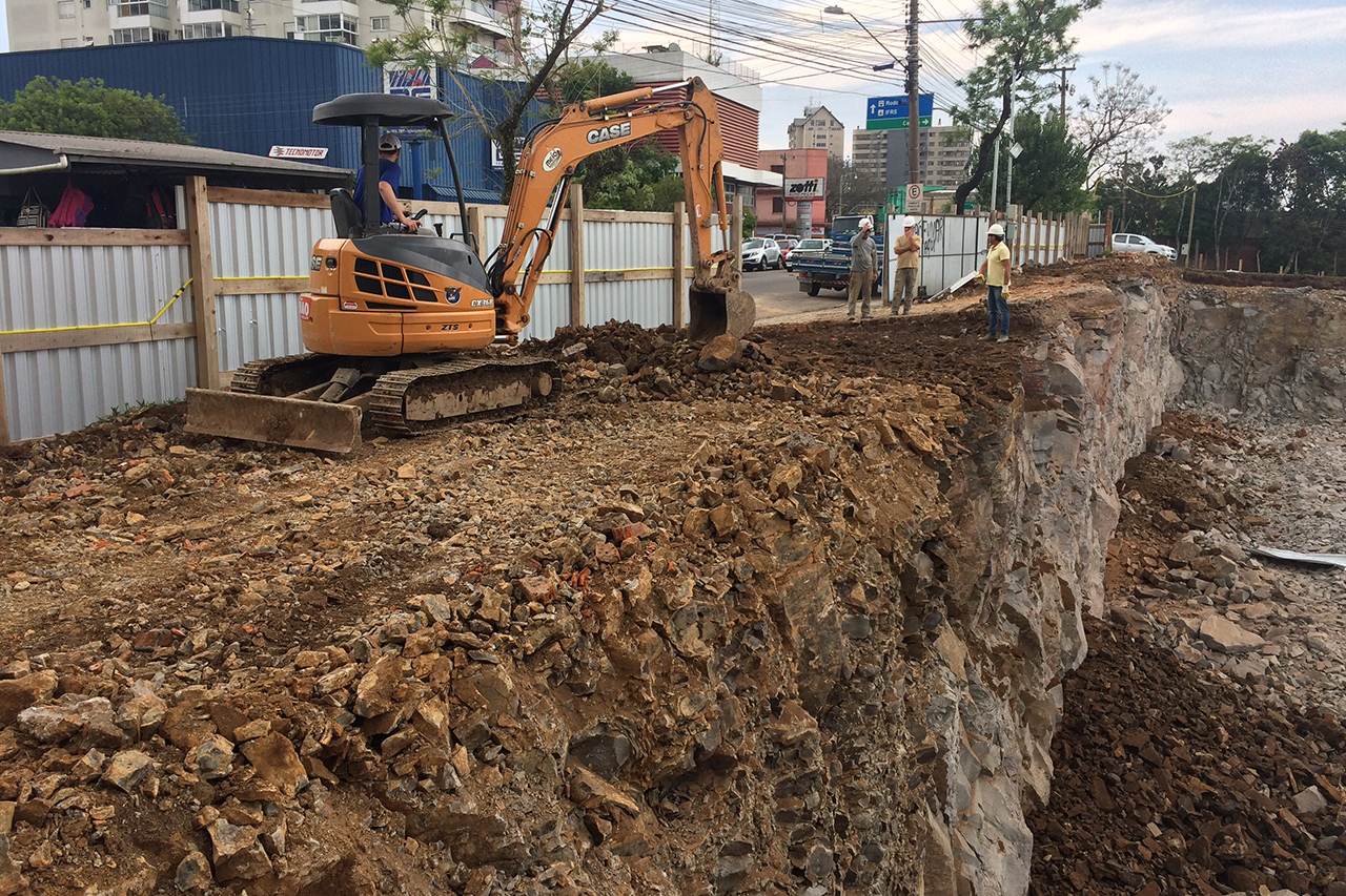 Meio Terraplenagem - Escavações em Geral - Bento Gonçalves