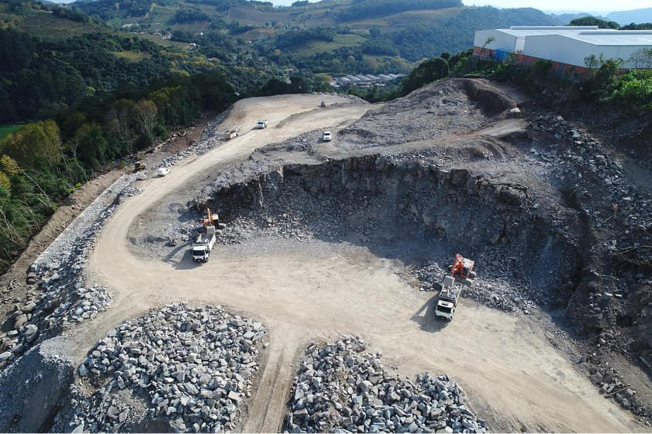 Meio Terraplenagem - Escavações em Geral - Bento Gonçalves